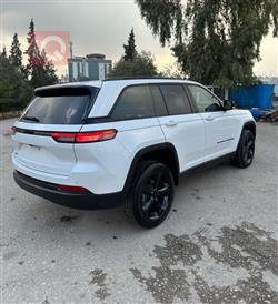 جیپ گراند شیرۆکی